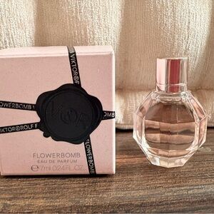 Viktor & Rolf Flowerbomb Eau de Parfum - 7ml